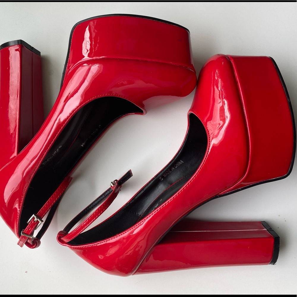 PUBLIC DESIRE SIZE 6 RED PLATFORM BUCKLE HEELS